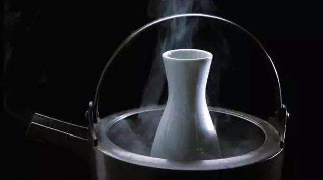 白酒怎么加熱？白酒加熱到30度飲用最好