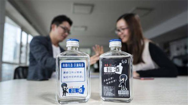 如何推廣白酒？可以借鑒江小白的推廣套路！