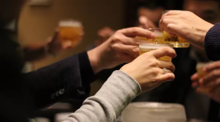 偶爾喝白酒對(duì)身體好嗎？偶爾喝白酒對(duì)身體的六大好處