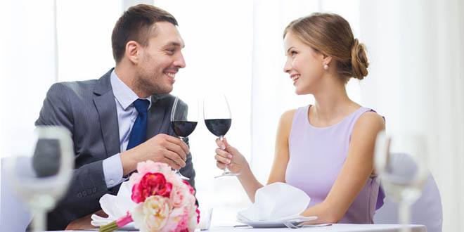 應(yīng)該怎樣喝紅酒？聞木塞、觀酒液、嗅酒味、嘗味道