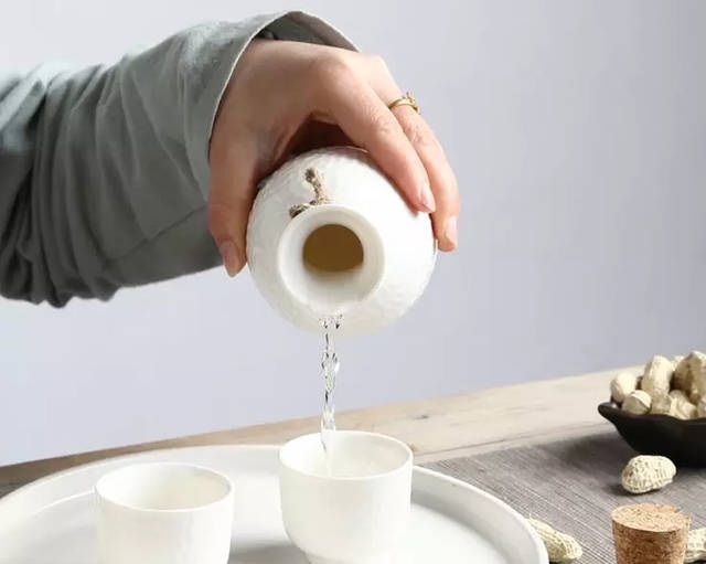 白酒中苦味產(chǎn)生的原因是什么？怎樣處理白酒中的苦味？