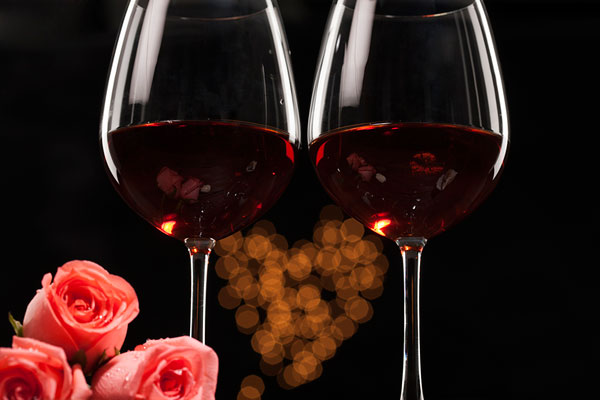 婚紗上的紅酒怎么處理？婚紗沾上紅酒怎么洗掉？