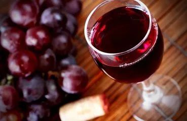 高血脂可以喝紅酒嗎?高血脂喝紅酒好嗎？