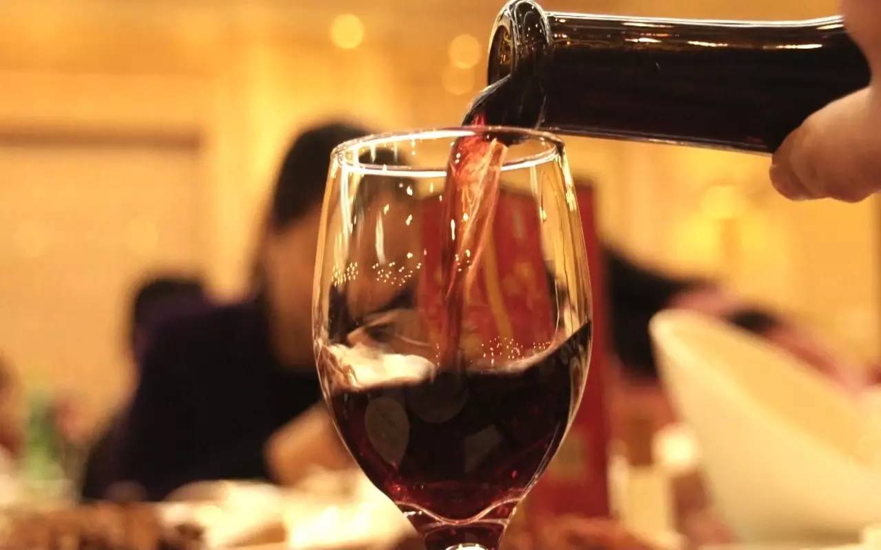 紅酒商家如何做好紅酒銷售？這些很關鍵