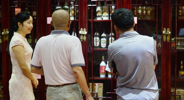 次新酒(廠家藏老酒）市場興起，對白酒是福，還是禍（惑）？