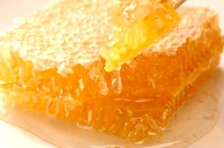 蜂膠怎么泡酒，其實(shí)并不難
