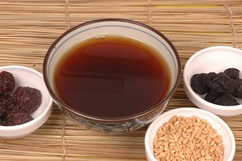黃酒煮烏梅有什么功效？黃酒煮烏梅的做法是什么？