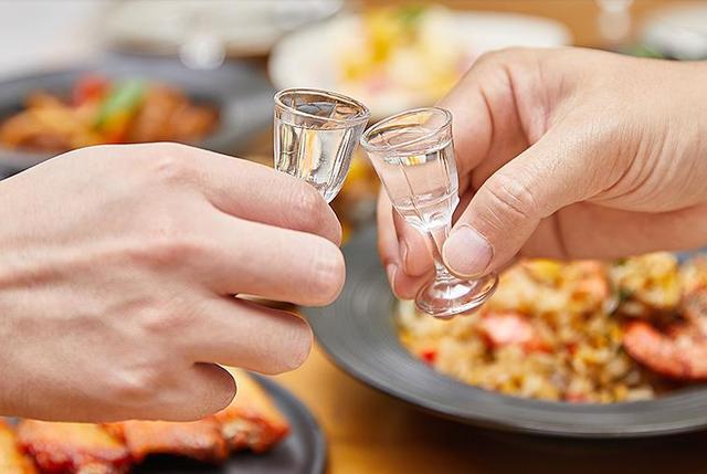 什么酒是純糧食釀造的？純糧釀造的白酒有哪些？