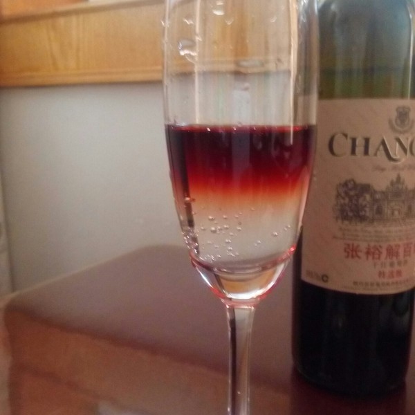 紅酒加雪碧有什么作用，紅酒加雪碧叫什么名字
