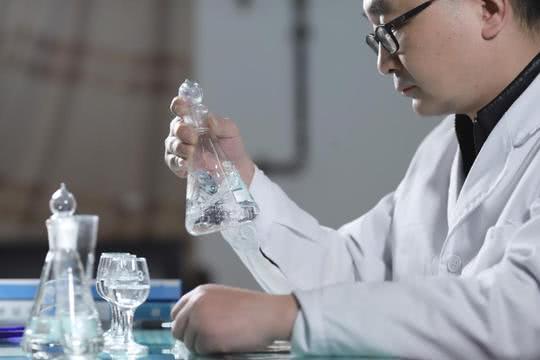 白酒頭香、尾香、噴香是什么意思？白酒香味有哪些類別？