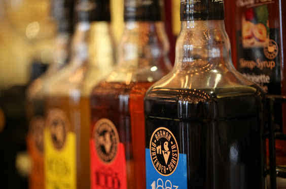 白酒和洋酒有什么區(qū)別？白酒和洋酒哪種酒比較好？