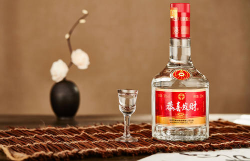 五糧液和瀘州老窖有什么區(qū)別？如何鑒別瀘州老窖真假？