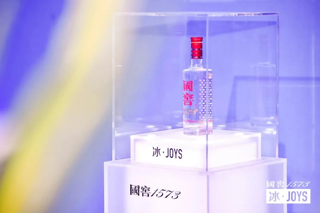 冰火碰撞再升級(jí)？這一次瀘州老窖用34場(chǎng)快閃回答