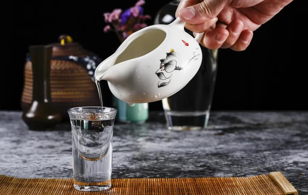 簡裝酒三大陣營會戰(zhàn)餐飲渠道，兩個要點成動銷破局勝負手