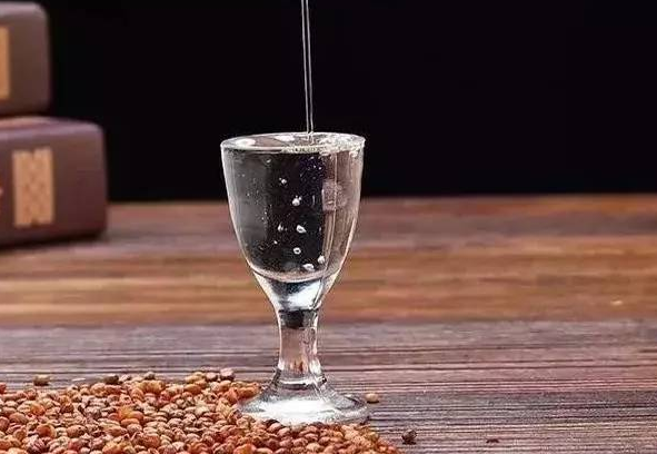 長期大量飲白酒的危害，你知道嗎？
