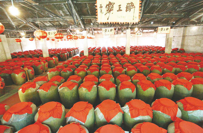 茅臺(tái)鎮(zhèn)茅鎮(zhèn)老酒多少錢(qián)(茅臺(tái)鎮(zhèn)老酒價(jià)格及圖片)