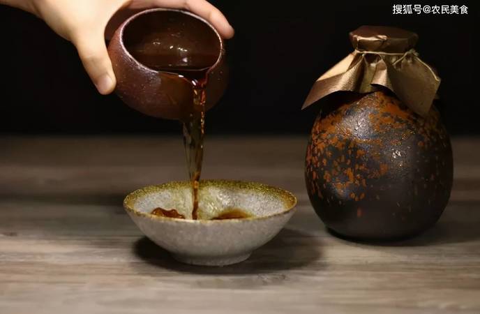 白酒厲害還是黃酒厲害(白酒與黃酒哪個(gè)好)