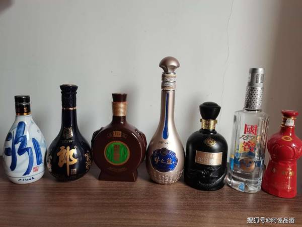 白酒說說圖片(關于白酒的圖片)
